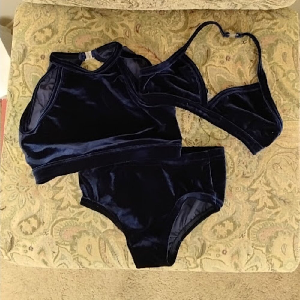 Details Dancewear Bella Velvet 3 piece set!